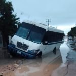lluvias-camion-ruta-queda-varado