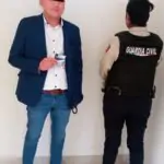 DETIENEN A SUJETO CON TARJETAS BANCARIAS PRESUNTAMENTE ROBADAS; INTENTA SOBORNAR A GUARDIA CIVIL 1
