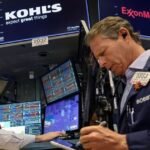 2025-11-26T141136Z_1_LYNXMPELAP0SG_RTROPTP_4_USA-STOCKS