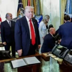 se-desmaya-un-hombre-en-el-despacho-oval-durante-conferencia-de-trump-1024x717