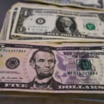 los-mercados-financieros-esperan-a-trump-el-peso-mexicano-sobre-los-1748-por-dolar_01237ba1-7446-43a5-a9e7-bc56ce54daa9_medialjnimgndimage=fullsize