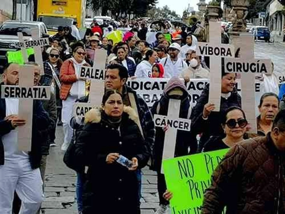 sigue-protesta-de-enfermeras-del-sector-salud-piden-apoyo-a-sheinbaum_6e2eedcf-7848-4e5c-9f75-55291eb71130_medialjnimgndimage=fullsize